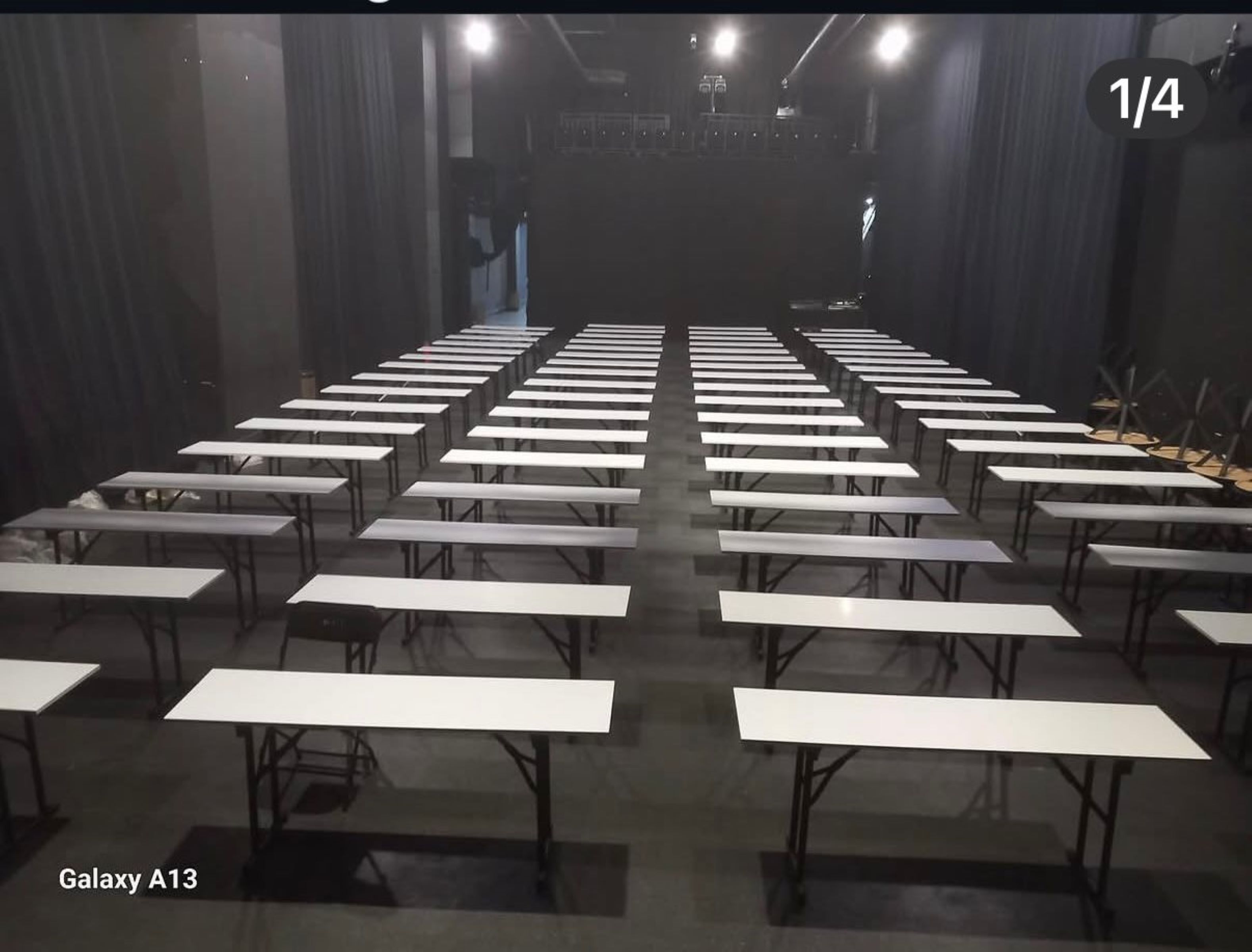 Beyaz İnce Banke Masa