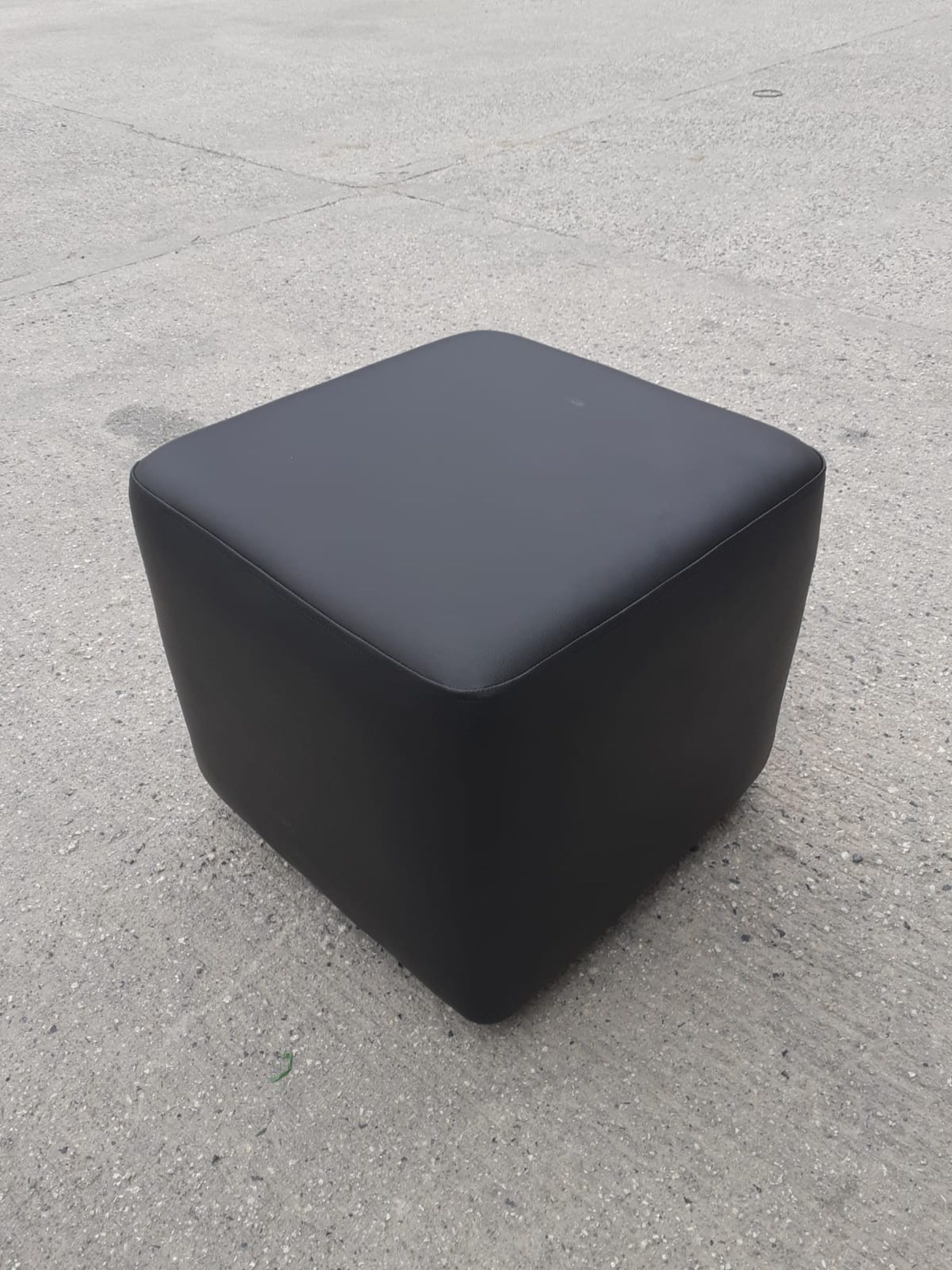 Black Kare Puf