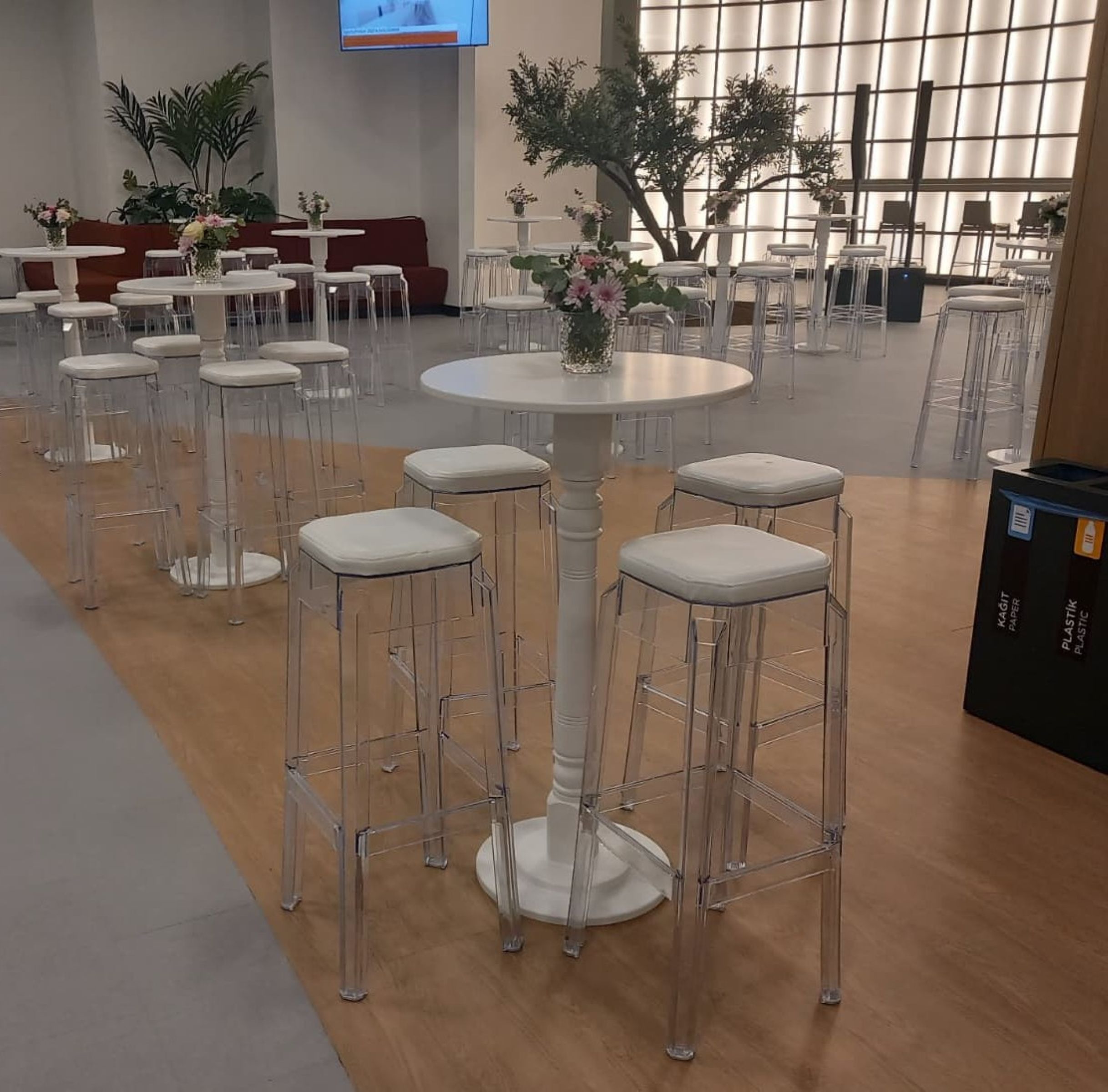 Beyaz Vello Bistro Masa