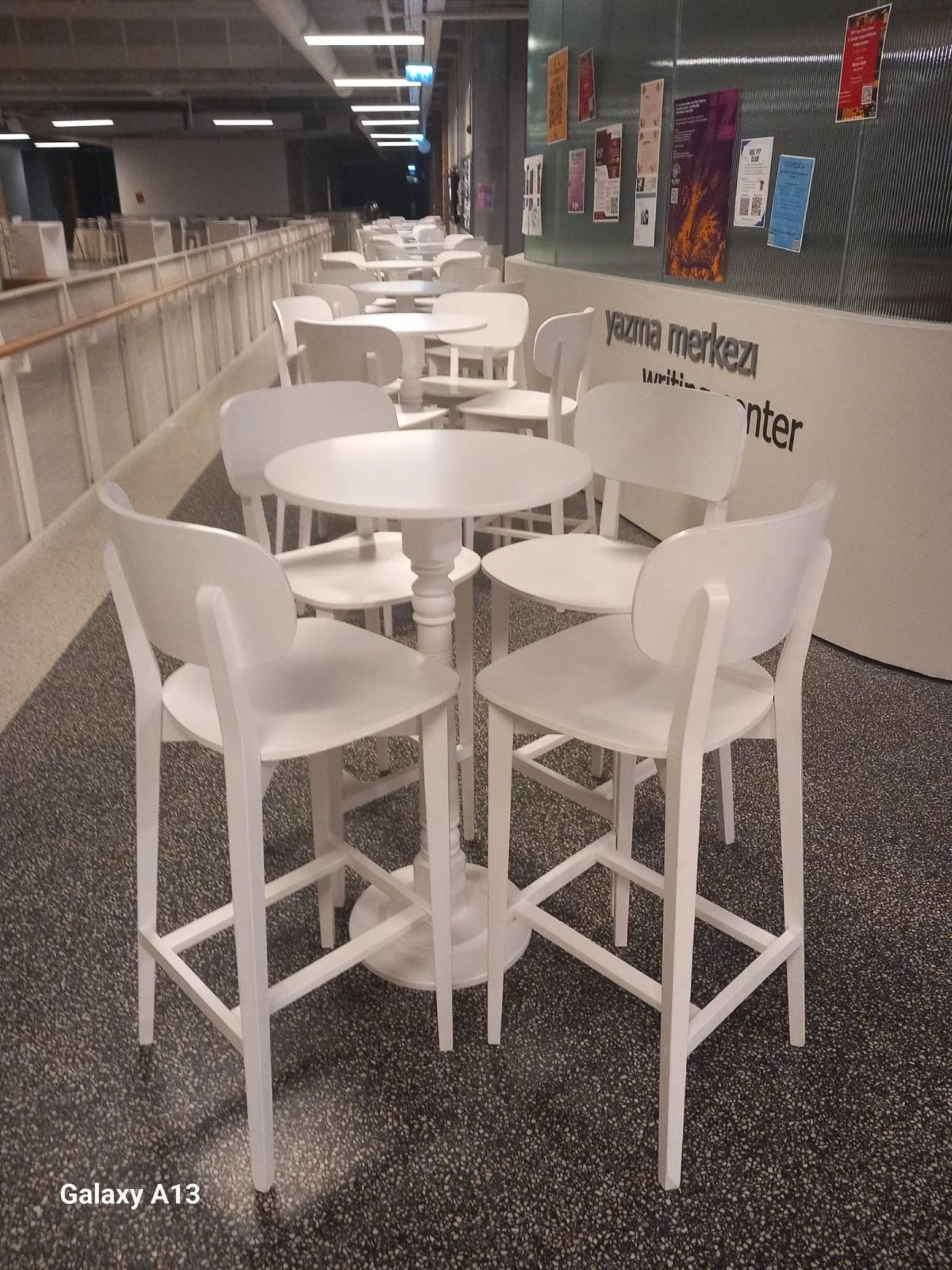 Beyaz Mondena Bar Taburesi