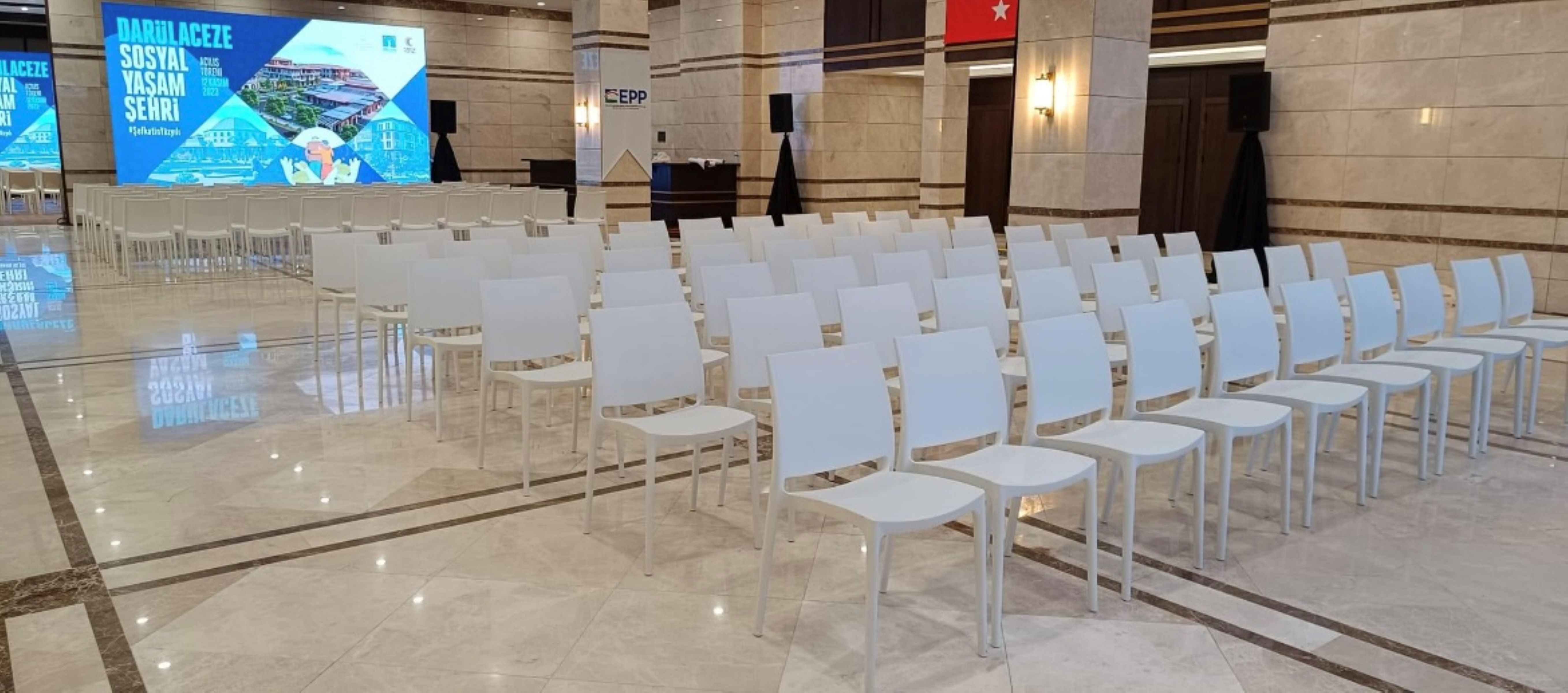 Beyaz Maya Sandalye