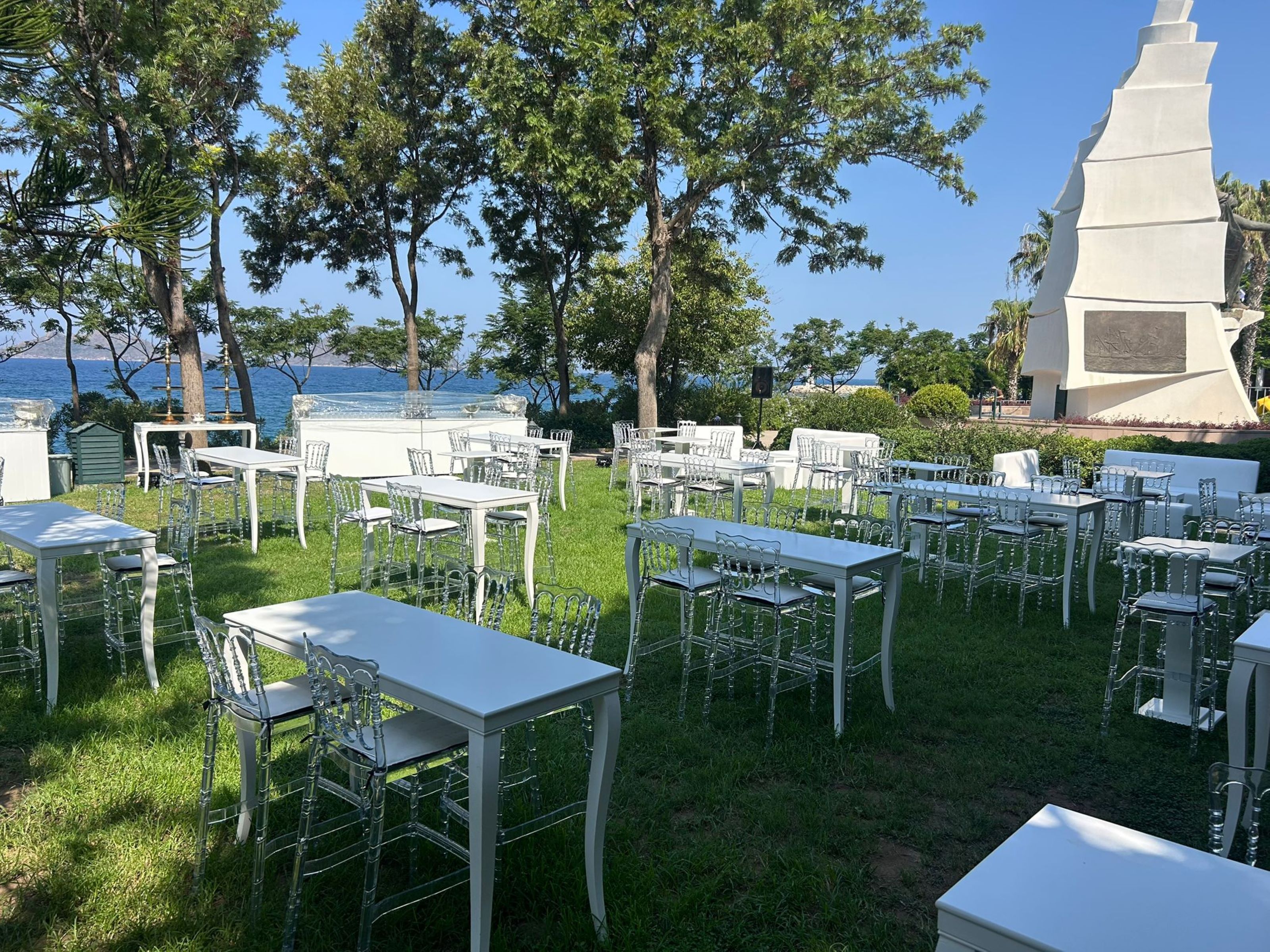 Lükens Bar Masası - Beyaz