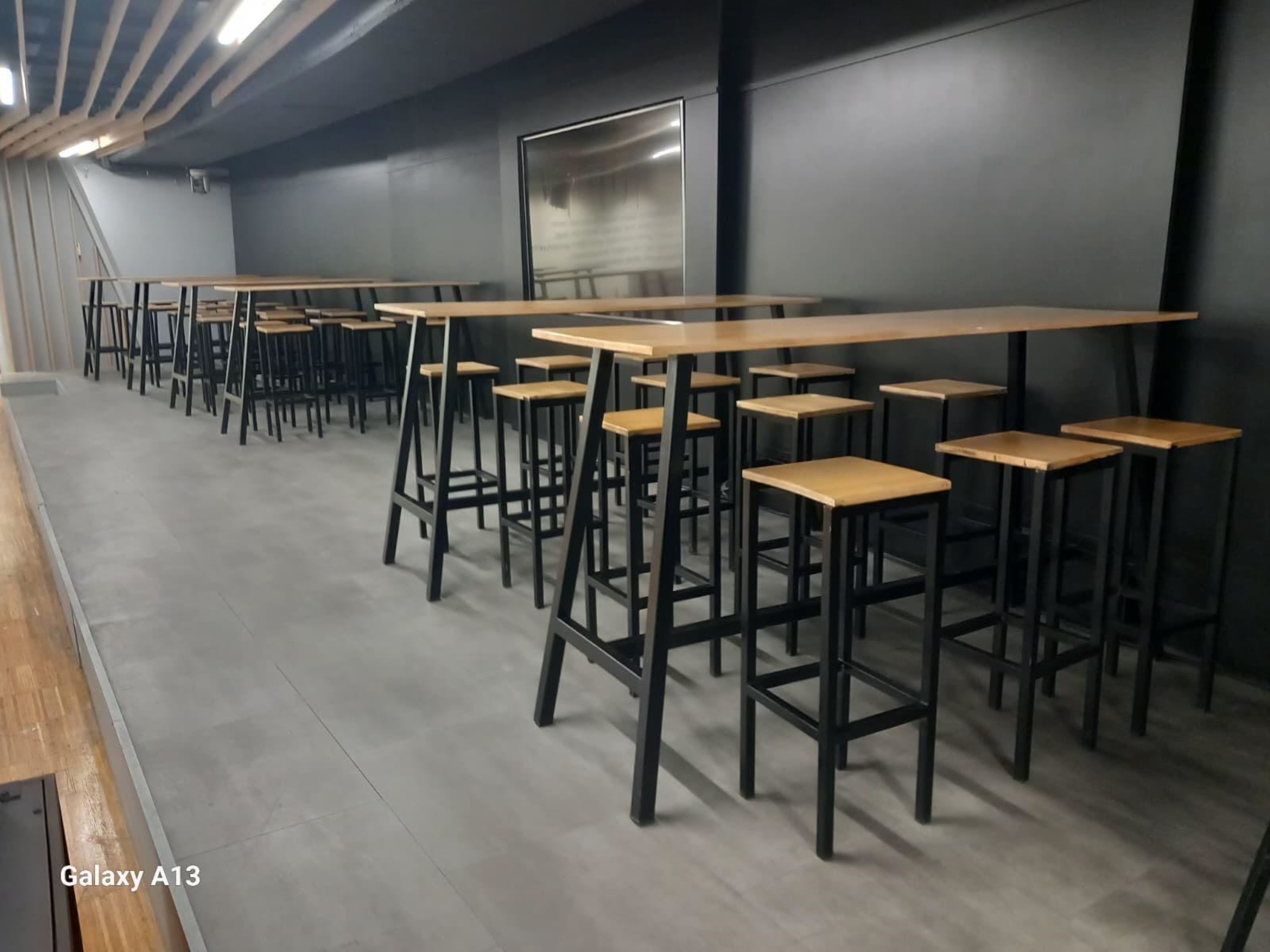 Ahşap Avena Bar Taburesi