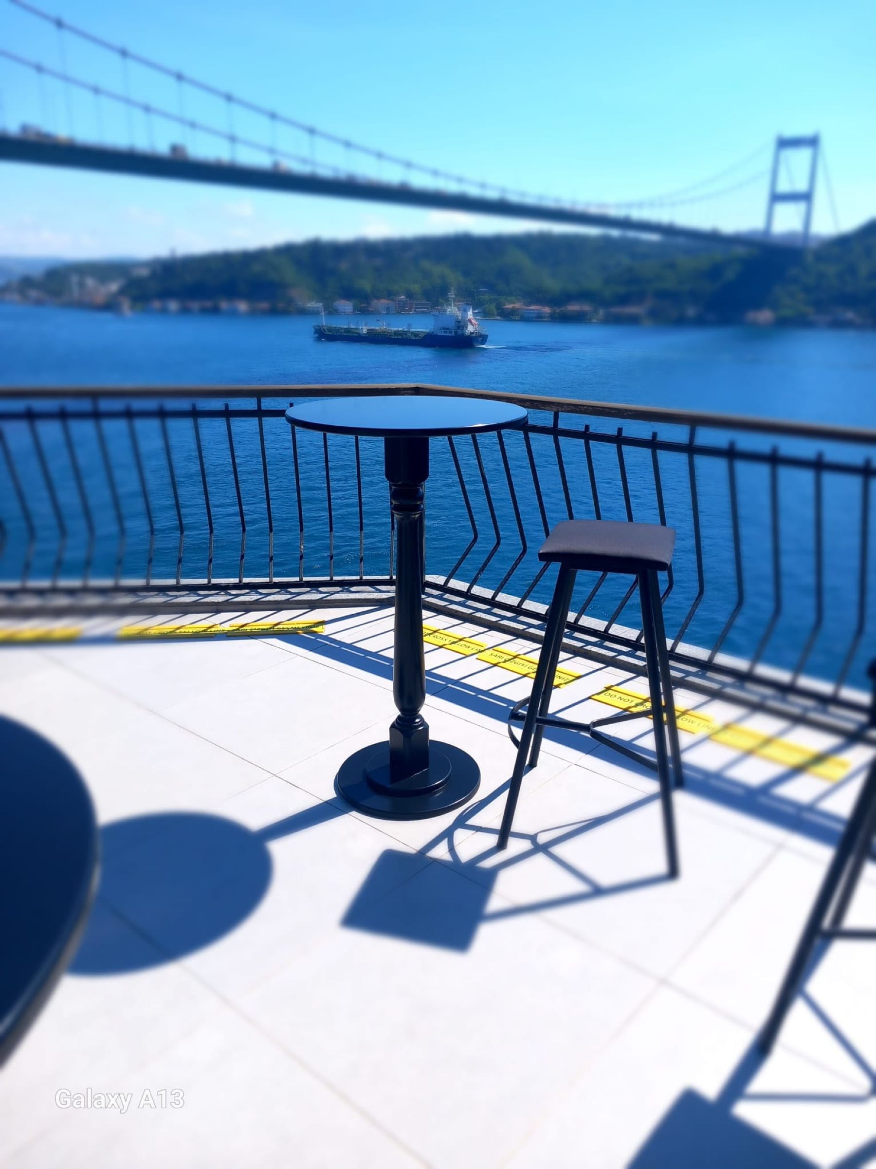 Siyah Zentra Bistro Masa