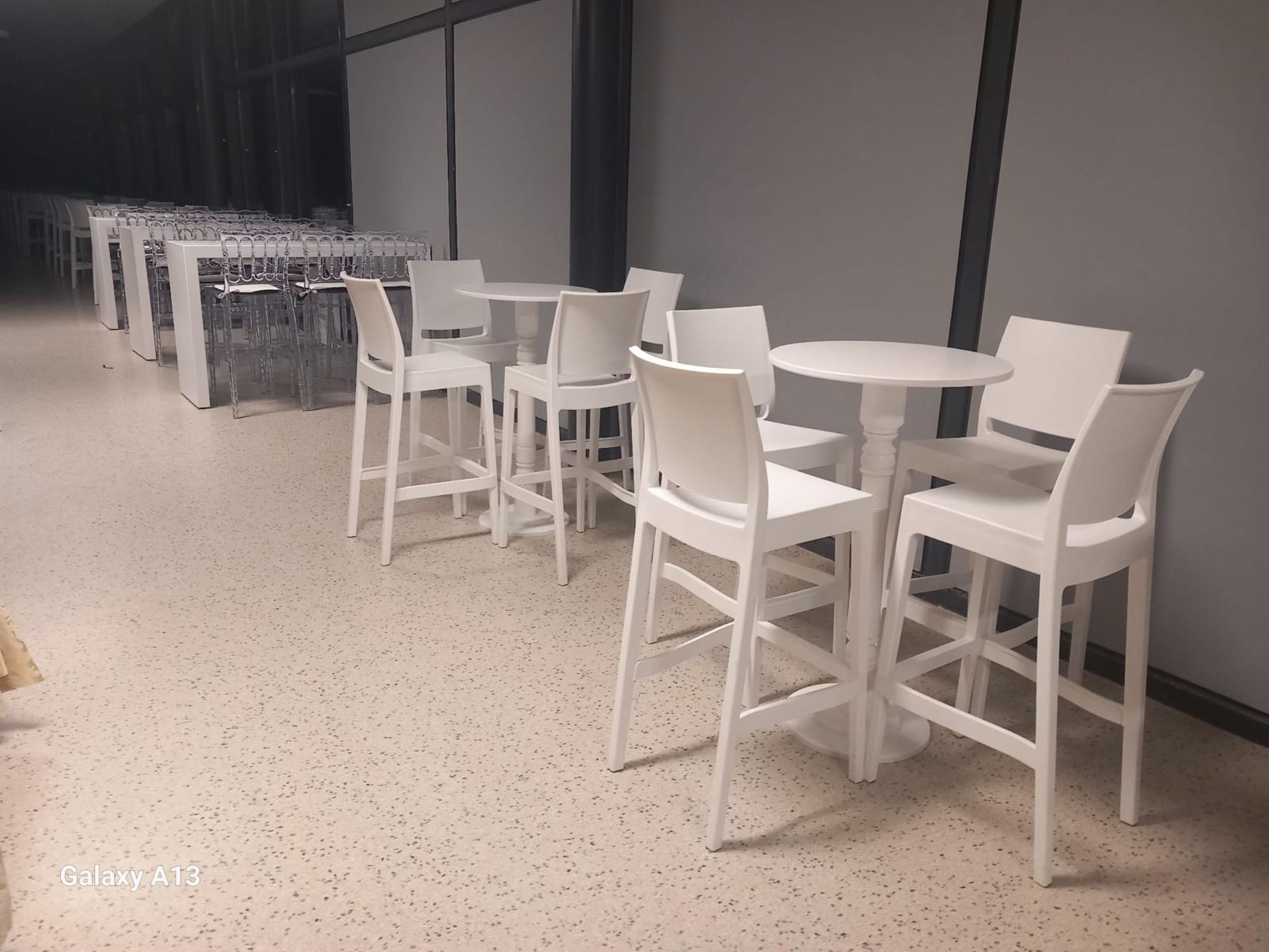 Beyaz Riva Bar Taburesi