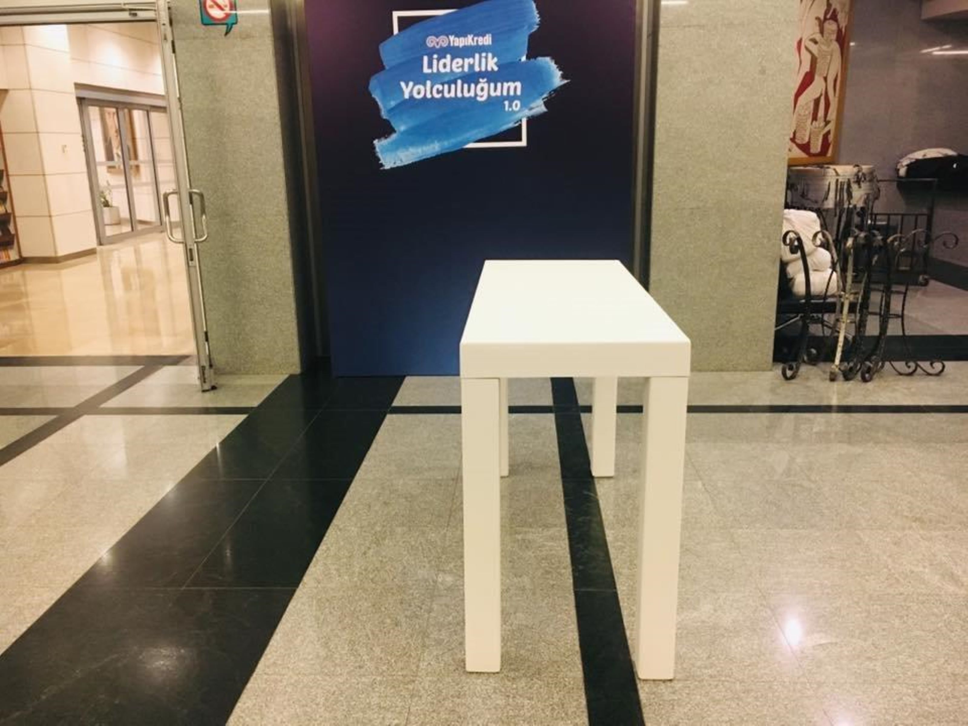 Massa Bar Masası