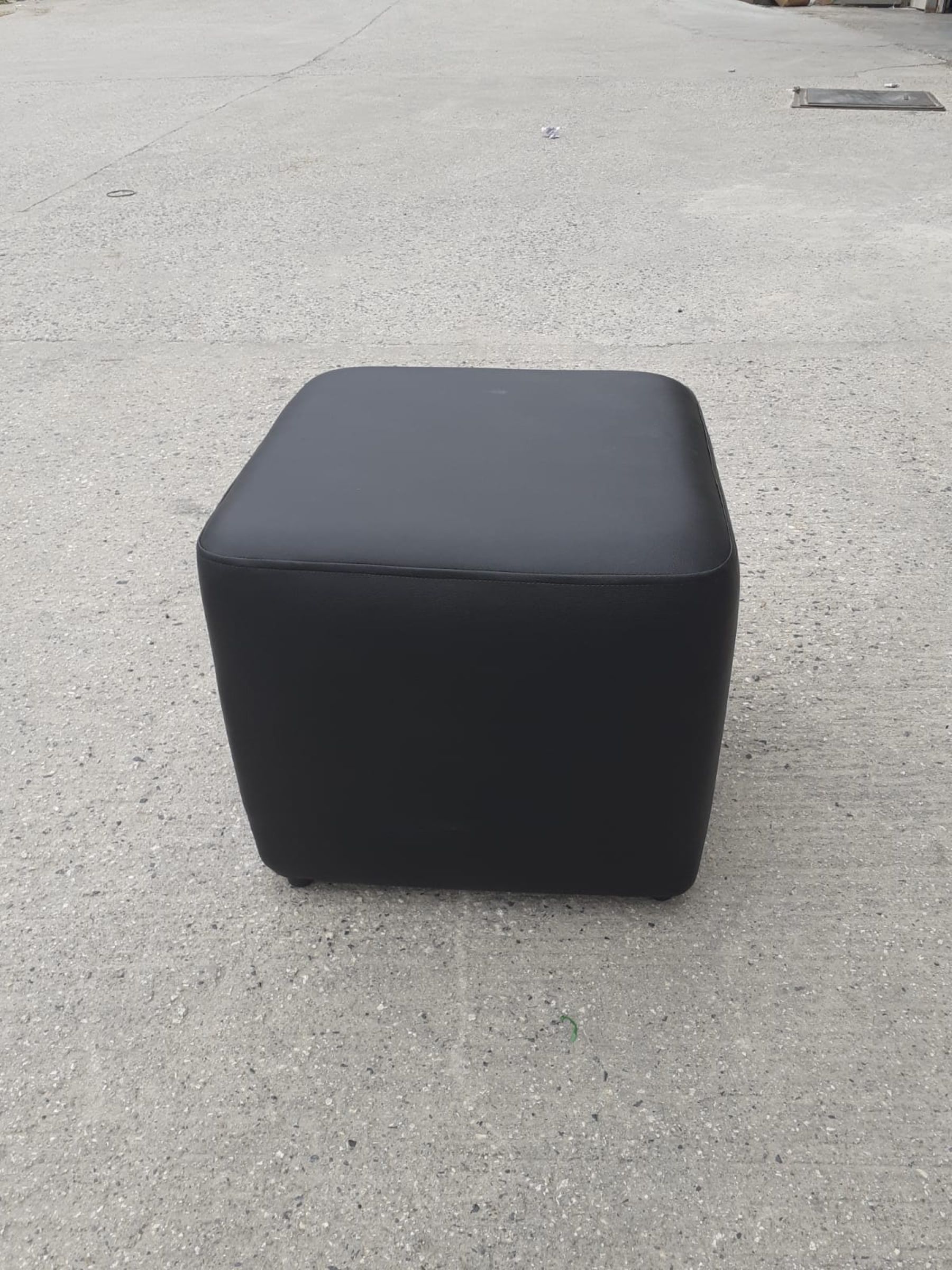 Black Kare Puf