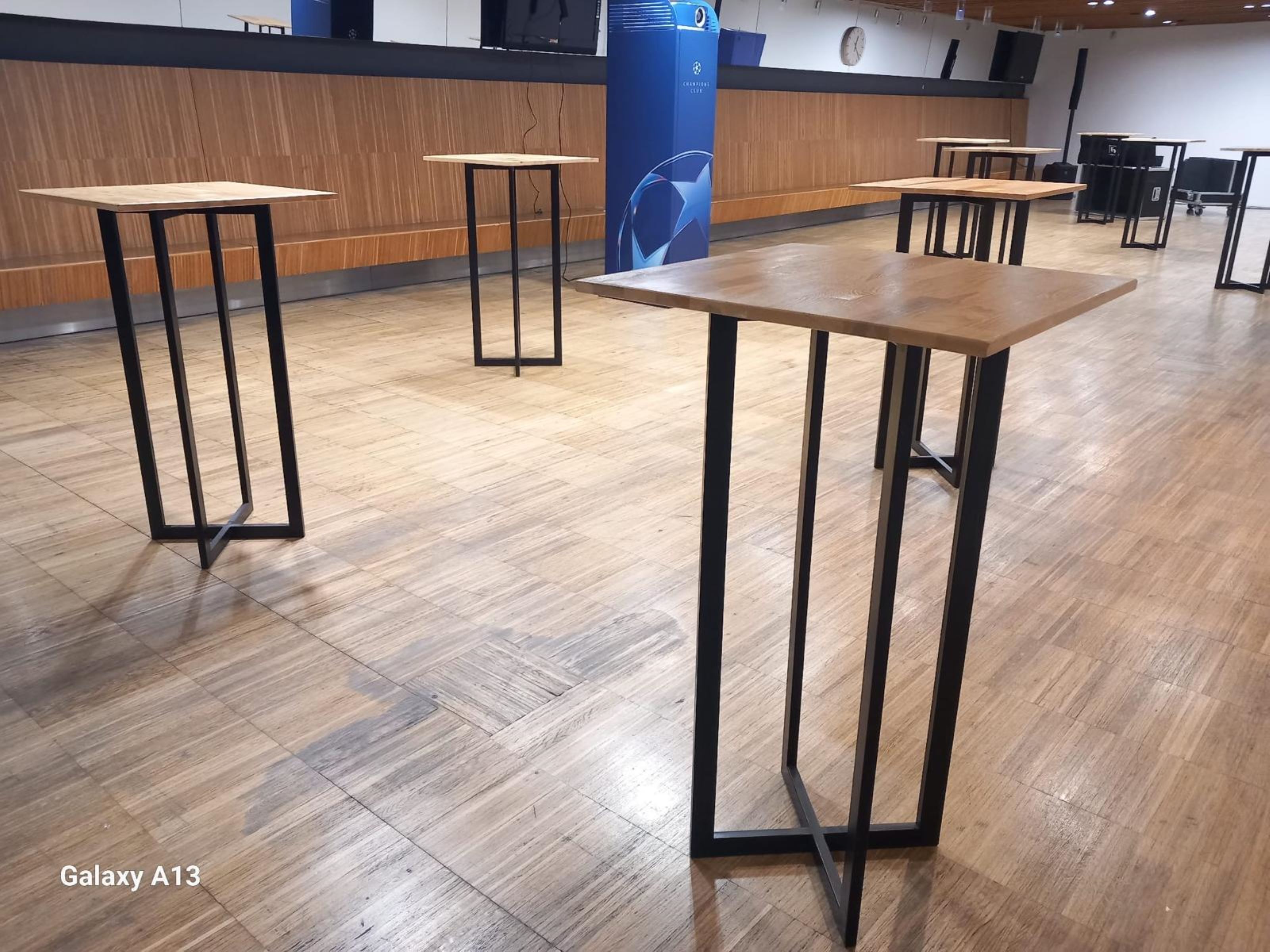 Lotus Bistro Masa - Ahşap