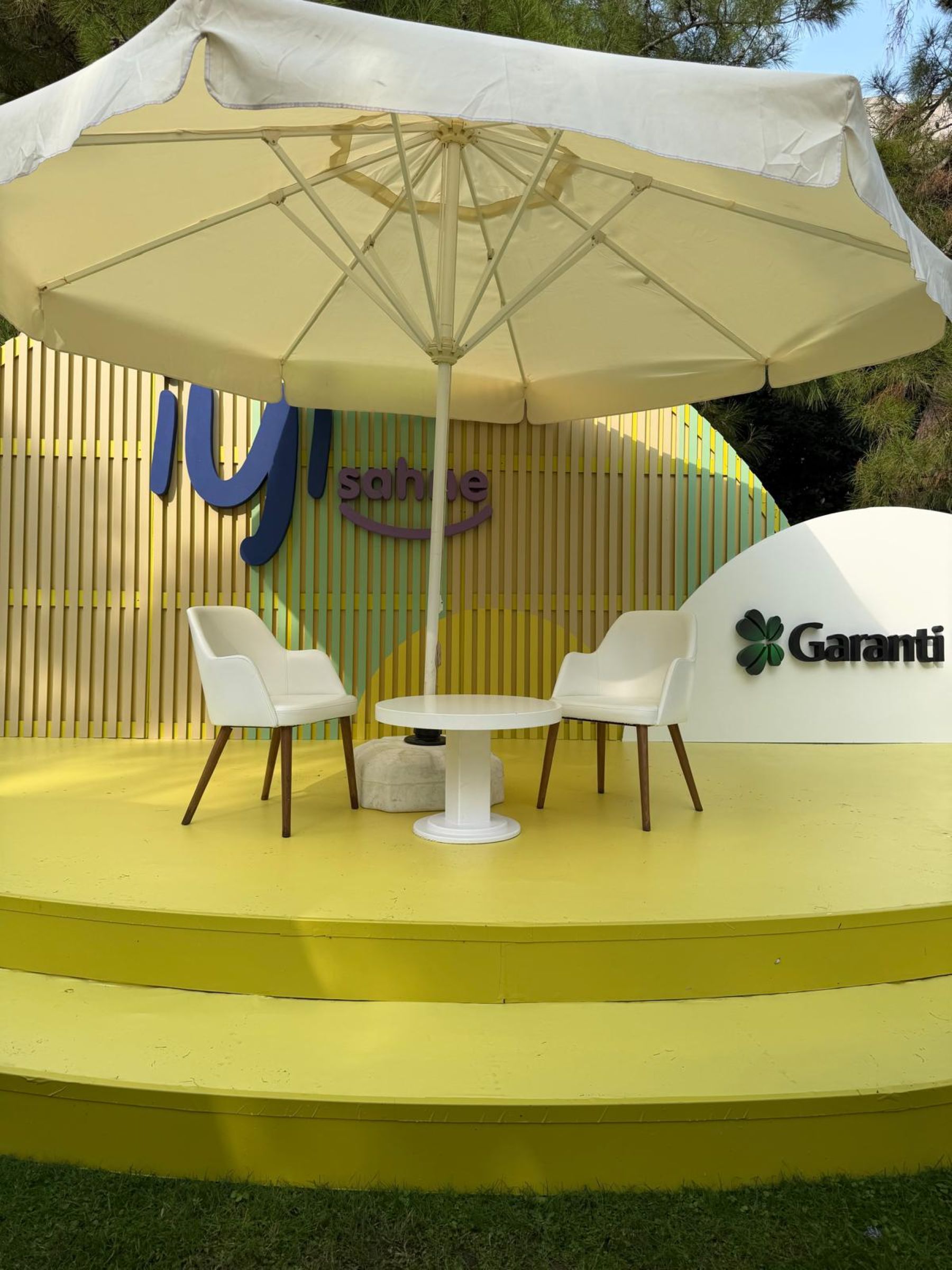 Beyaz Frezya Sandalye